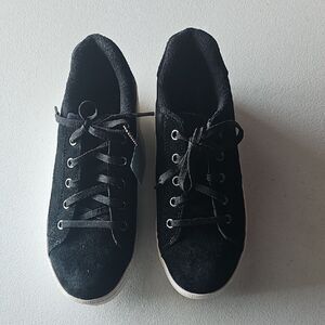 NWT Martha Stewart Black Skechers Lace-Up Sneakers, Size 9